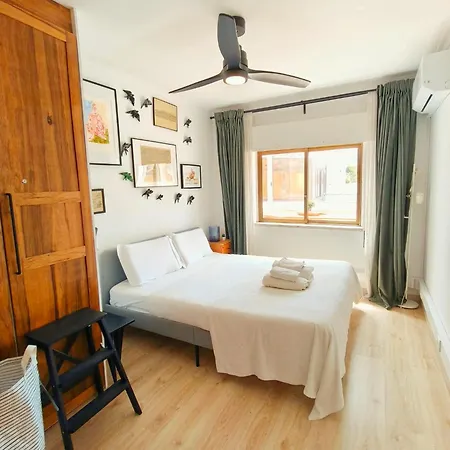 5 Min Ferry To Lisbon - Balcony - 2br *