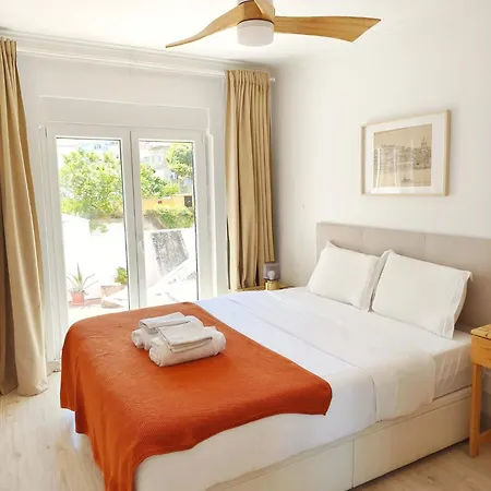 Апартаменты 5 Min Ferry To Lisbon - Balcony - 2br *