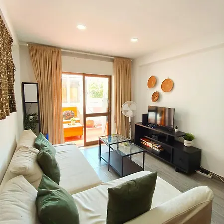 5 Min Ferry To Lisbon - Balcony - 2br *
