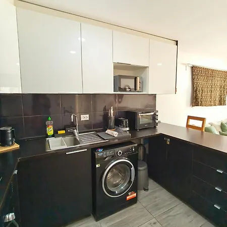 5 Min Ferry To Lisbon - Balcony - 2br Алмада